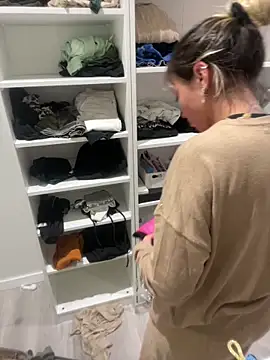 Snapshot of zensorial chatting on 04/08/26, 09:27 zensorial online show from 04/08/26, 09:27