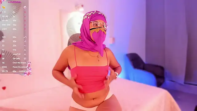 Snapshot of LaylaTemptMe chatting on 04/11/26, 09:24 LaylaTemptMe online show from 04/11/26, 09:24