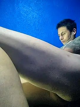 Snapshot of eroos_twink chatting on 11/16/25, 01:38 eroos twink online show from 11/16/25, 01:38