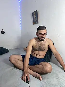 Snapshot of big_bearman chatting on 07/05/26, 05:31 big bearman online show from 07/05/26, 05:31