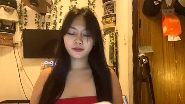 GlindaDejardin online show from 04/07/26, 06:32