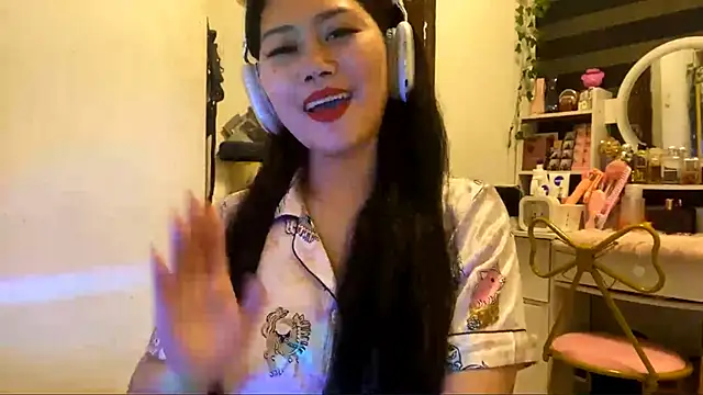 GlindaDejardin online show from 04/28/26, 05:17
