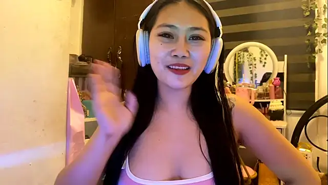 GlindaDejardin online show from 05/12/26, 05:19