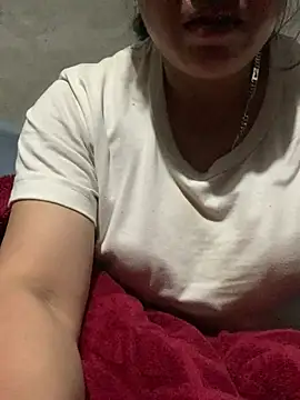 Snapshot of candy-beo chatting on 04/13/26, 01:15 candy-beo online show from 04/13/26, 01:15