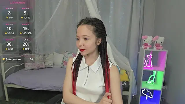 Snapshot of OliviaRice chatting on 04/06/26, 11:00 OliviaRice online show from 04/06/26, 11:00