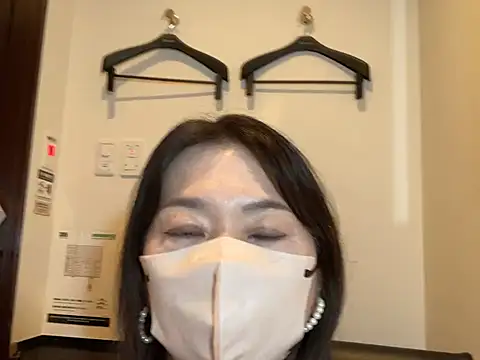 Snapshot of lemonade_madame chatting on 06/27/26, 10:21 lemonade madame online show from 06/27/26, 10:21