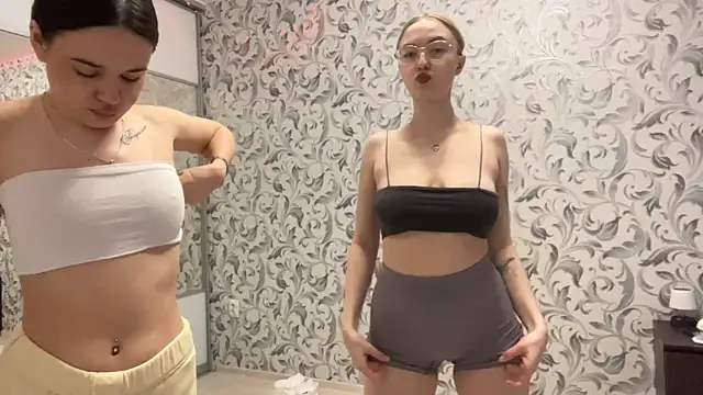  mimilana  online show from 04/14/26, 11:15