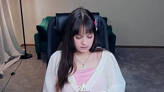 TeressaVeiga online show from 04/08/26, 08:27