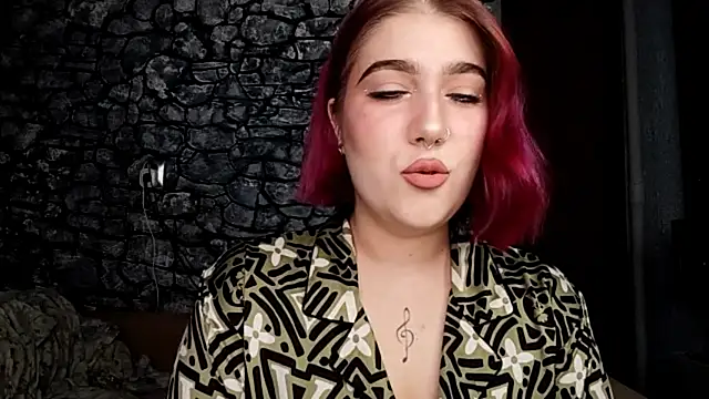 Snapshot of E_thie chatting on 04/05/26, 01:18 E thie online show from 04/05/26, 01:18