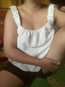 Snapshot of __Amanda__ chatting on 04/08/26, 03:19 Amanda online show from 04/08/26, 03:19