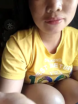 Snapshot of __Amanda__ chatting on 04/12/26, 01:20 Amanda online show from 04/12/26, 01:20