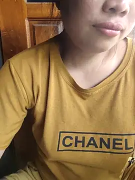 Snapshot of __Amanda__ chatting on 04/13/26, 05:33 Amanda online show from 04/13/26, 05:33