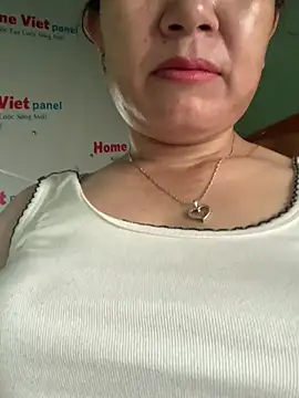   Evelyn   online show from 04/06/26, 03:13