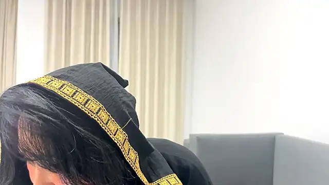 Snapshot of ArianaGoddess chatting on 04/14/26, 05:18 ArianaGoddess online show from 04/14/26, 05:18