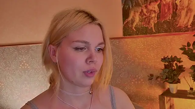 ScarletMarnei online show from 05/17/26, 03:23