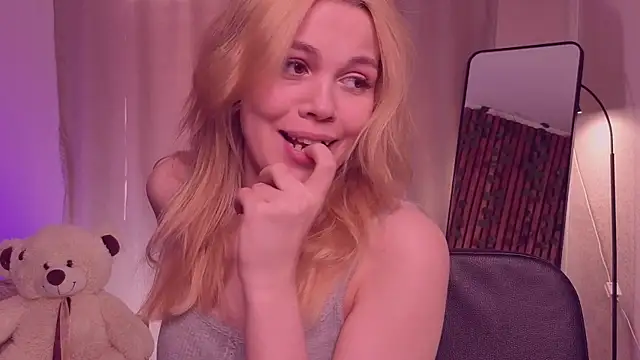 ScarletMarnei online show from 05/07/26, 03:11