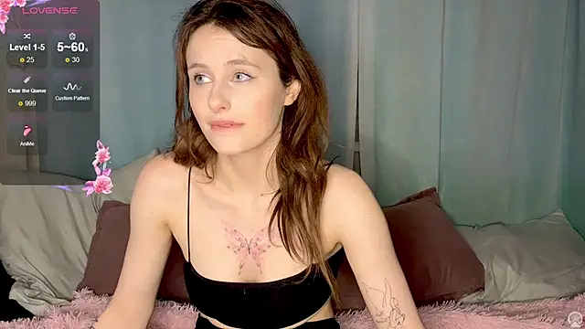 Snapshot of NessBarre chatting on 06/24/26, 08:17 NessBarre online show from 06/24/26, 08:17