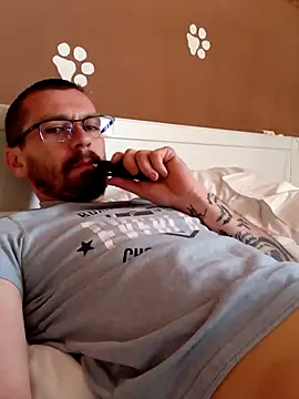 jozsi1995 online show from 04/08/26, 07:10