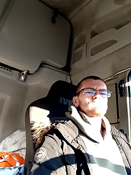 jozsi1995 online show from 04/07/26, 04:58