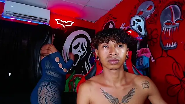 Snapshot of Skarlettmusex chatting on 04/10/26, 02:35 Skarlettmusex online show from 04/10/26, 02:35