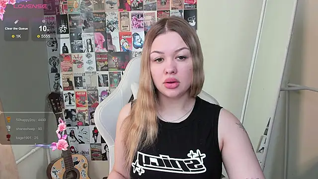 AmeliePeach online show from 05/24/26, 04:01