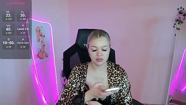 AmeliePeach online show from 06/19/26, 01:44