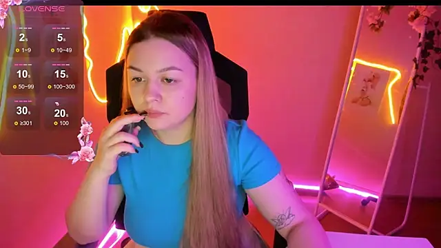 AmeliePeach online show from 04/08/26, 03:02