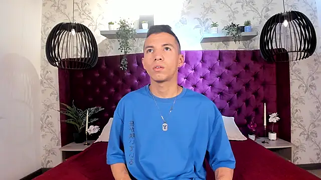 Dylan ross  online show from 04/08/26, 07:04