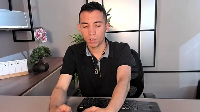 Dylan ross  online show from 04/11/26, 06:33