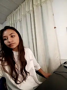 Leticia Hinkley  online show from 04/09/26, 10:10