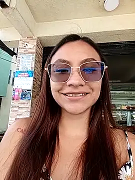 Leticia Hinkley  online show from 04/20/26, 01:45