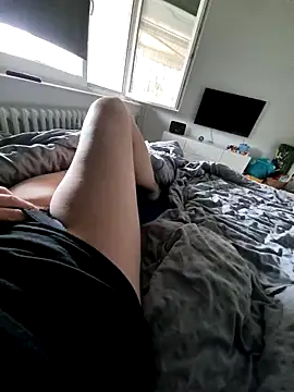 Snapshot of LadyLeni chatting on 04/13/26, 09:57 LadyLeni online show from 04/13/26, 09:57