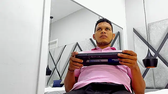 NohaBrooks online show from 04/13/26, 01:04