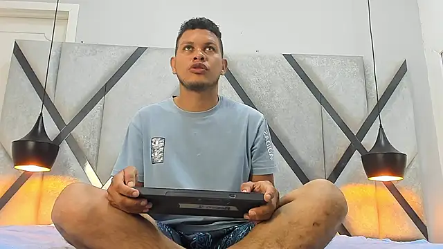 NohaBrooks online show from 04/05/26, 12:01