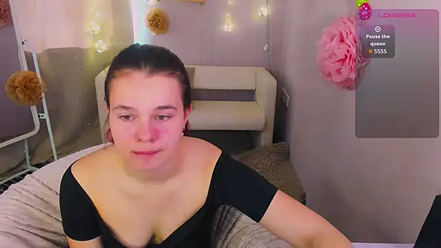 Snapshot of Kacey_Love chatting on 05/20/26, 05:37 Kacey Love online show from 05/20/26, 05:37