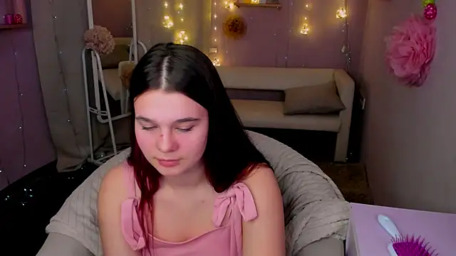 Snapshot of Kacey_Love chatting on 05/03/26, 06:11 Kacey Love online show from 05/03/26, 06:11