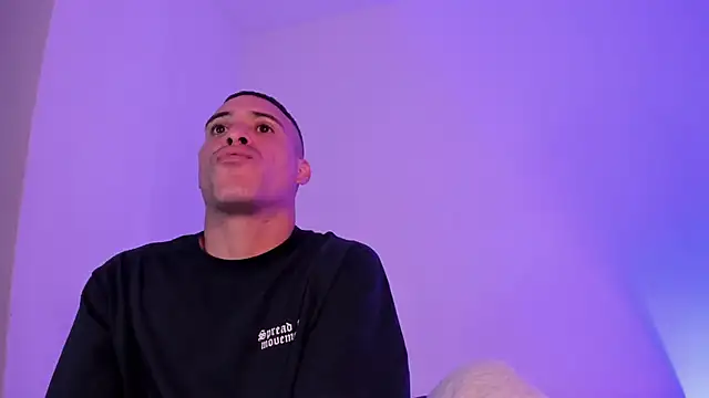 Snapshot of Axel__fierro chatting on 04/12/26, 07:50 Axel fierro online show from 04/12/26, 07:50