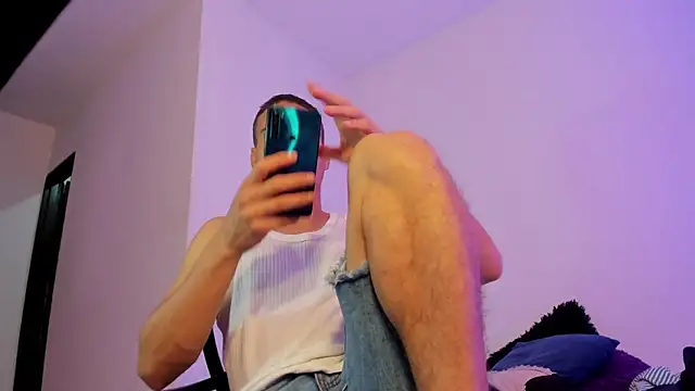 Snapshot of Axel__fierro chatting on 04/08/26, 04:30 Axel fierro online show from 04/08/26, 04:30