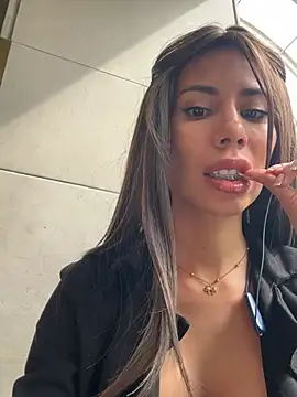 AlmaSajor  online show from 04/13/26, 02:10