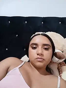 Snapshot of Valentina_Narvaez chatting on 06/18/26, 06:46 Valentina Narvaez online show from 06/18/26, 06:46