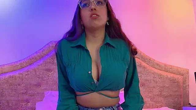 Snapshot of sweetlyundone chatting on 04/05/26, 07:20 sweetlyundone online show from 04/05/26, 07:20