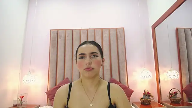 Zoe Monrow online show from 04/19/26, 06:10