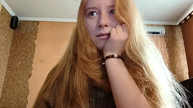 KateVibe 01 online show from 04/18/26, 10:54