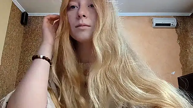 KateVibe 01 online show from 05/15/26, 04:21