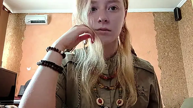 KateVibe 01 online show from 04/14/26, 11:21