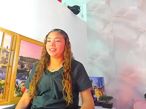 Snapshot of EllyBloom chatting on 04/05/26, 02:02 EllyBloom online show from 04/05/26, 02:02