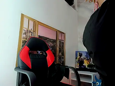 Snapshot of EllyBloom chatting on 04/06/26, 01:45 EllyBloom online show from 04/06/26, 01:45