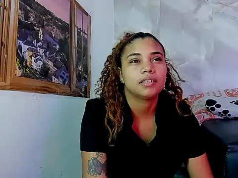 Snapshot of EllyBloom chatting on 04/19/26, 01:45 EllyBloom online show from 04/19/26, 01:45