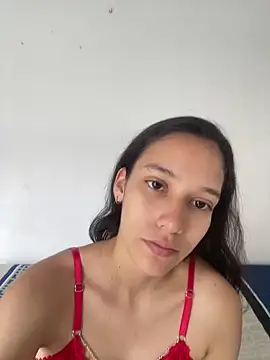 Snapshot of RAMONA_and_ROGER chatting on 04/10/26, 01:29 RAMONA and ROGER online show from 04/10/26, 01:29