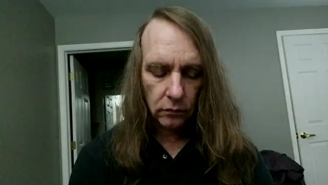 Snapshot of Magnus_Luv chatting on 06/21/26, 10:48 Magnus Luv online show from 06/21/26, 10:48